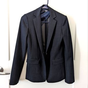 Tahari navy blazer size 0 (but fits size 2/4) like new